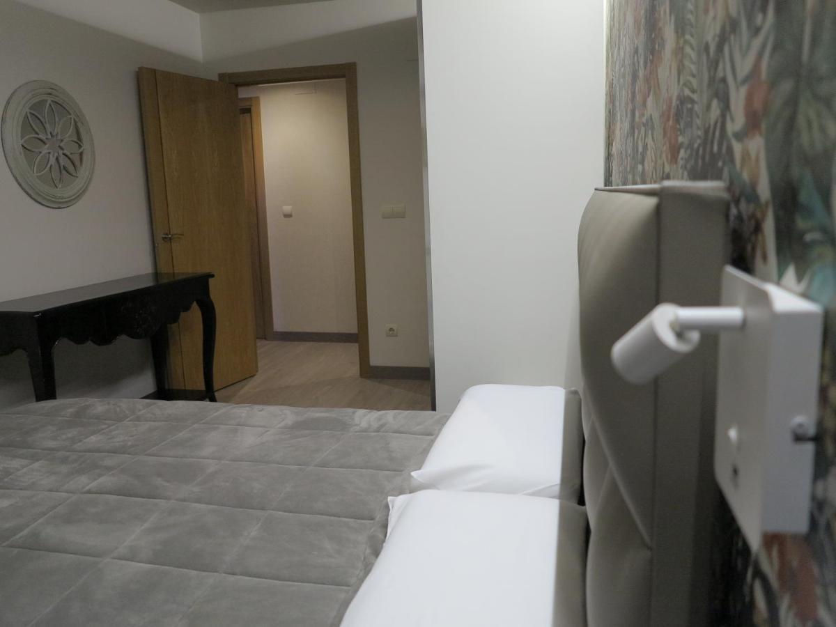 Tudela Balcon De Bardenas Apartment Bagian luar foto