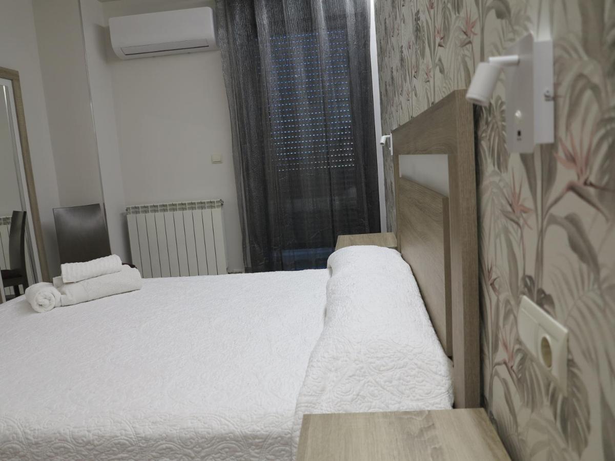 Tudela Balcon De Bardenas Apartment Bagian luar foto