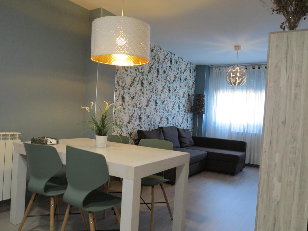 Tudela Balcon De Bardenas Apartment Bagian luar foto