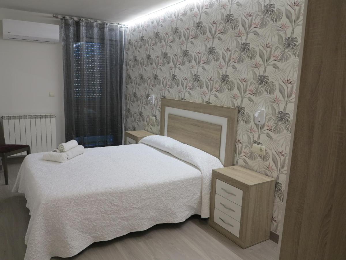 Tudela Balcon De Bardenas Apartment Bagian luar foto