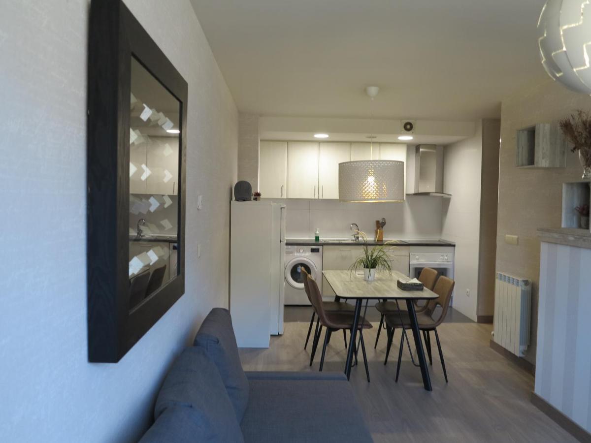 Tudela Balcon De Bardenas Apartment Bagian luar foto