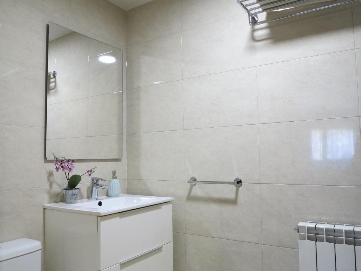 Tudela Balcon De Bardenas Apartment Bagian luar foto