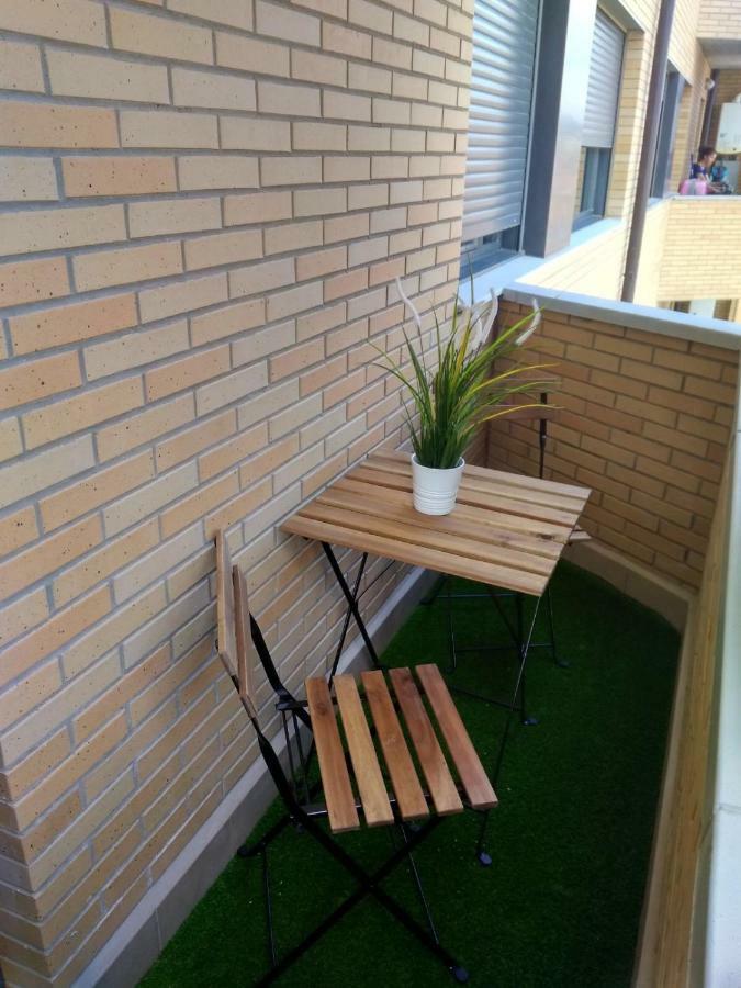 Tudela Balcon De Bardenas Apartment Bagian luar foto